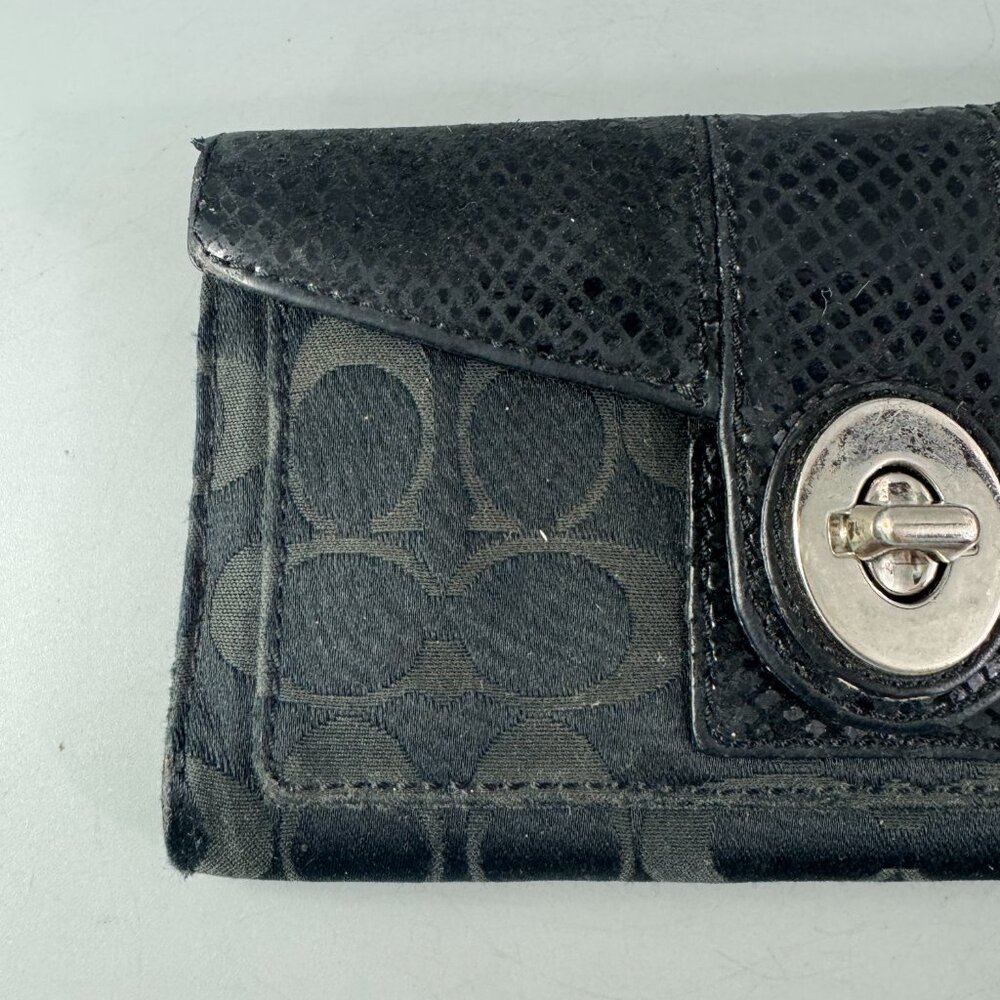 Coach Signature Black Canvas Snakeskin Printed Turn-Lock Long Wallet - Picture 2 of 13